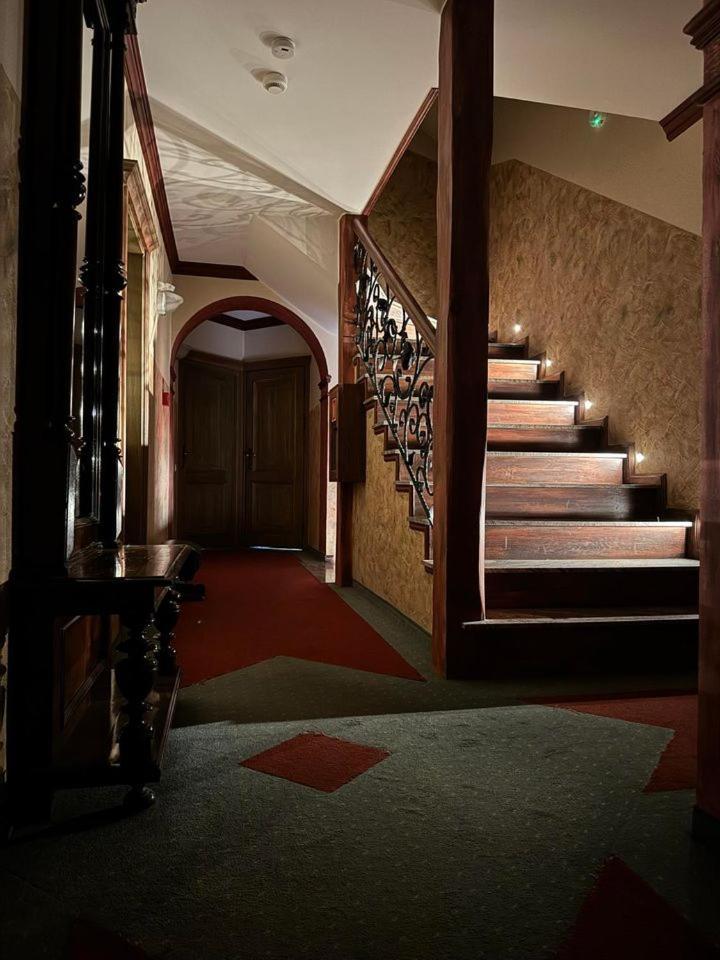 Hotel Palacyk Konin エクステリア 写真